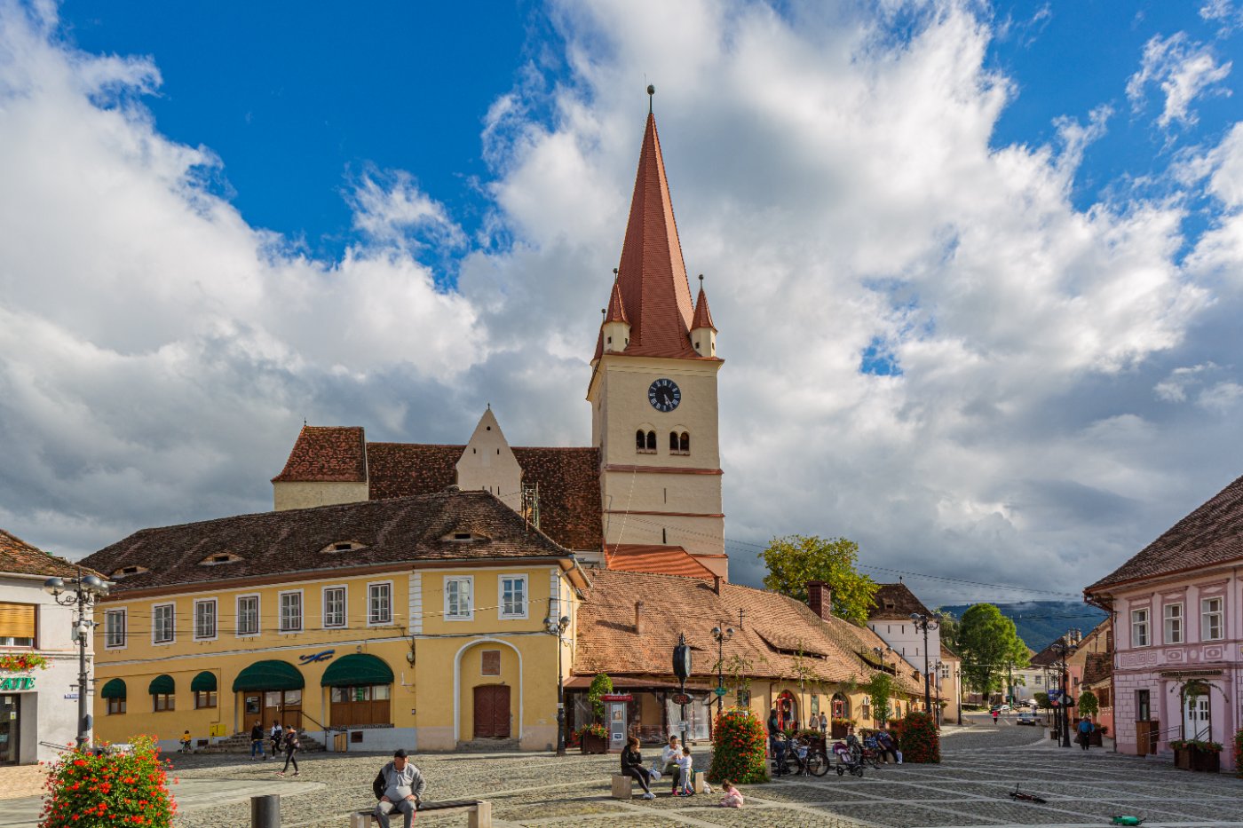 Marktplatz Cisnădie mit evangelischer Kirchenburg